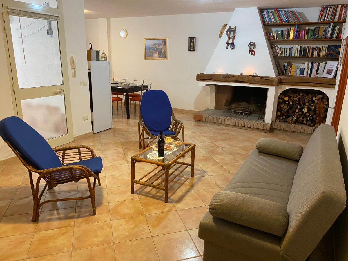 Taverna Mafe Arzachena Bagian luar foto