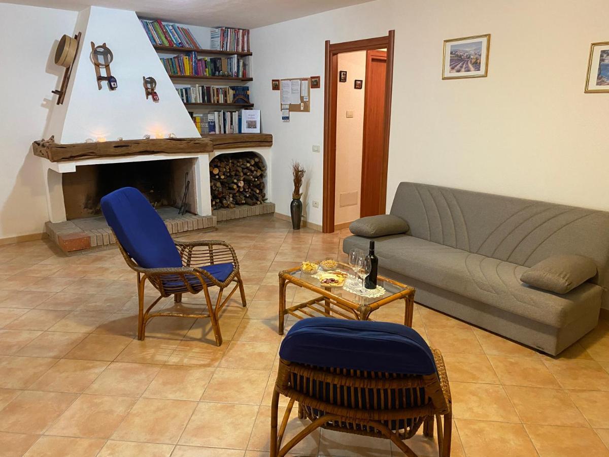 Taverna Mafe Arzachena Bagian luar foto