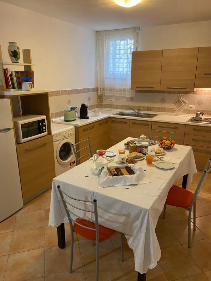 Taverna Mafe Arzachena Bagian luar foto