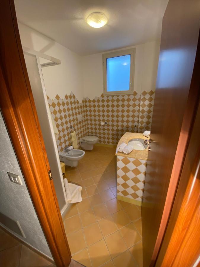 Taverna Mafe Arzachena Bagian luar foto